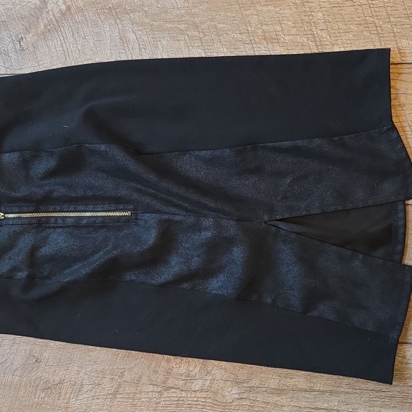 Black Women's Skirt - Picture 2 of 6